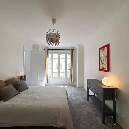 Elegant 2 Pieces Haussmannien Avec Balcon 5e *